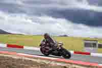 cadwell-no-limits-trackday;cadwell-park;cadwell-park-photographs;cadwell-trackday-photographs;enduro-digital-images;event-digital-images;eventdigitalimages;navarra;no-limits-trackdays;peter-wileman-photography;racing-digital-images;trackday-digital-images;trackday-photos